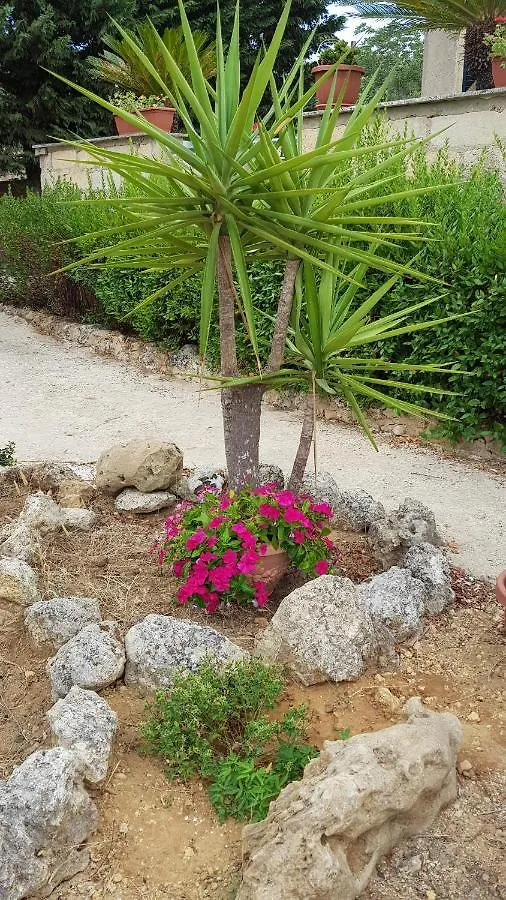 Holiday home Casa Vacanze Villa Tropia Camastra