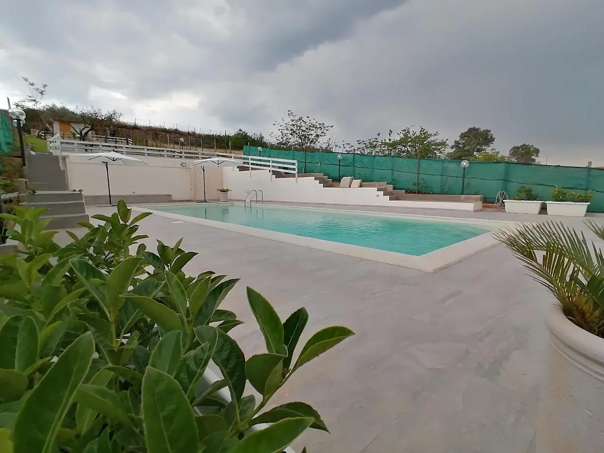 Casa Vacanze Villa Tropia Camastra Italy